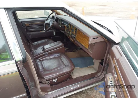 1983 Cadillac Seville z USA, uszkodzony, nr VIN 1G6AS6985DE823433